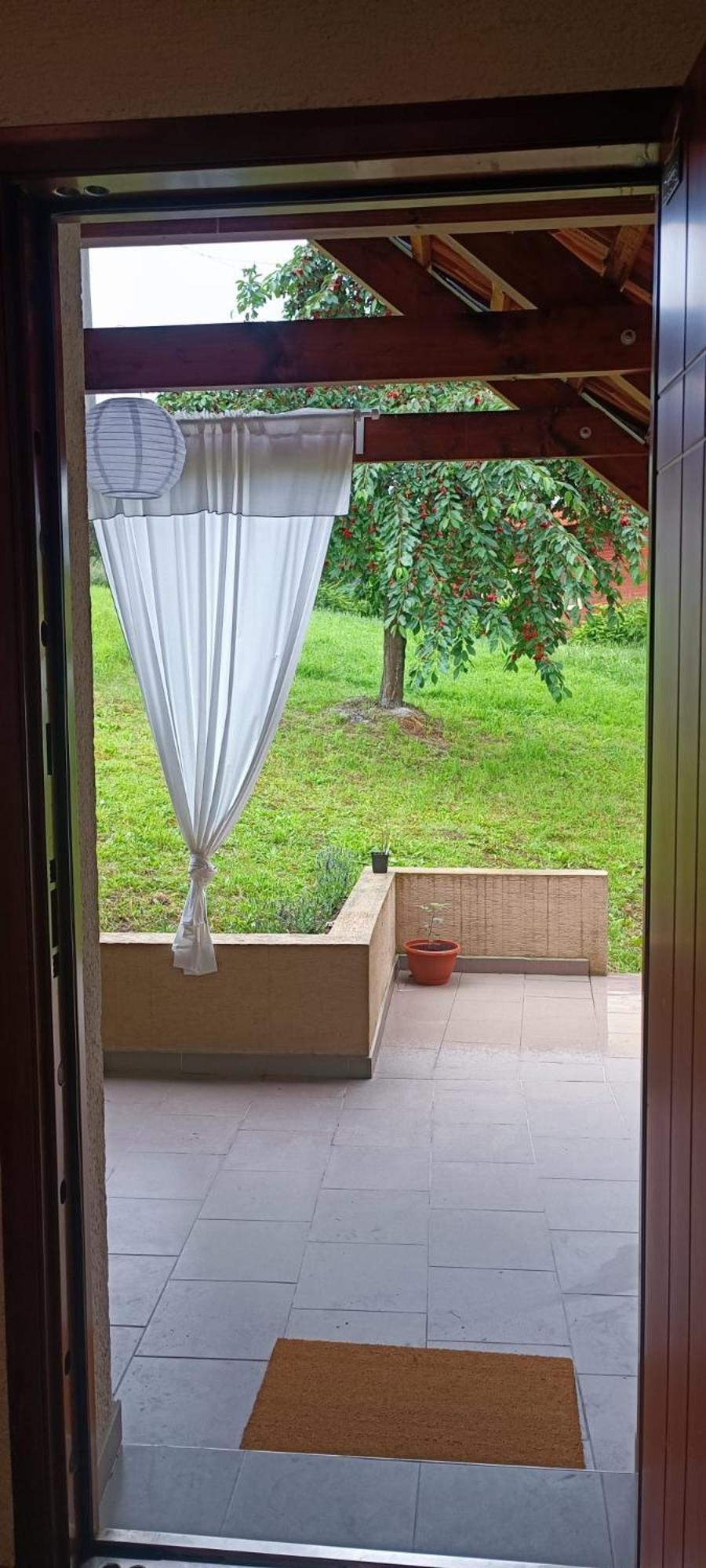 Apartman Nad Vinnym Sklepom Pouzdrany Exterior foto